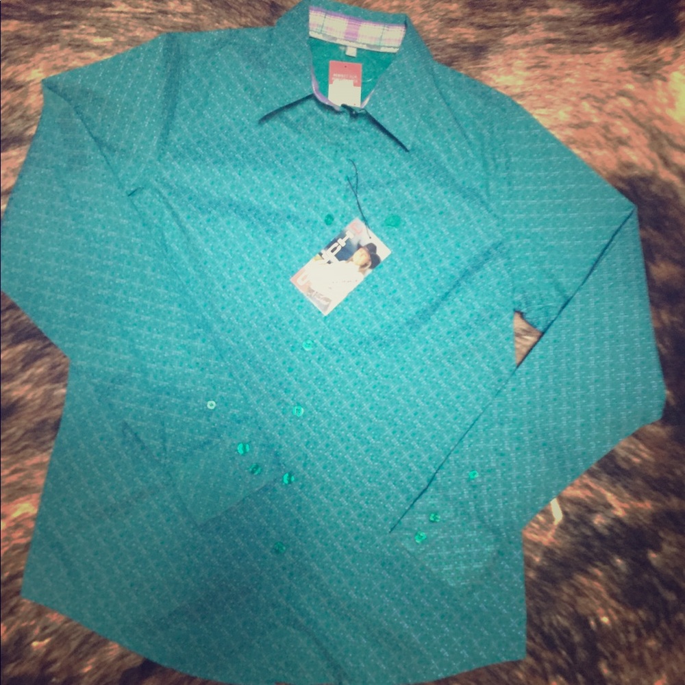 Cinch button down